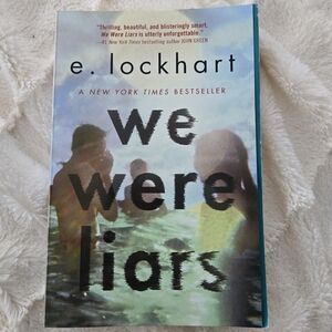 💙3/$25💙 We were‎ liars by E.Lockahart Softcover Novel